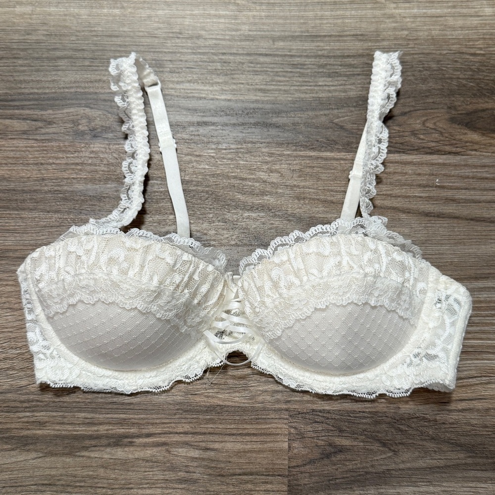 Coquette-Core Girly White Lace Bra | 34A